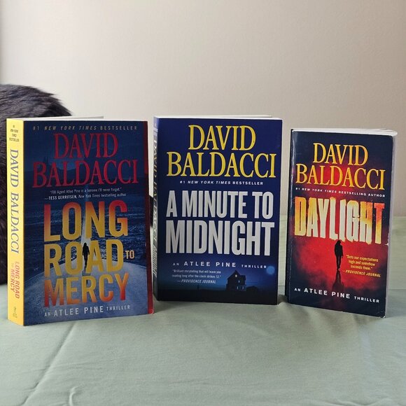 David Baldacci - Long‎ Road to Mercy, A Minute to Midnight & Daylight Paperback - Picture 1 of 16